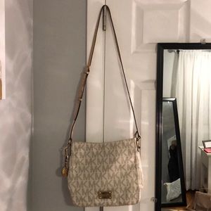 Michael kors cross body purse